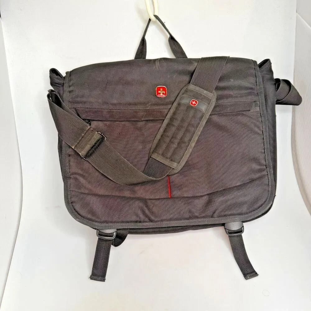 Wenger Swiss Army Laptop Messenger Bag Black Flap-Over Fits 15.6